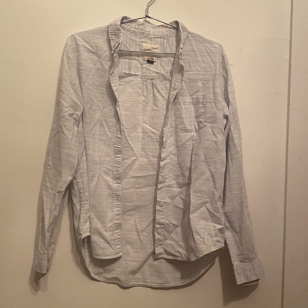 Universal Thread size S, women’s blue button up